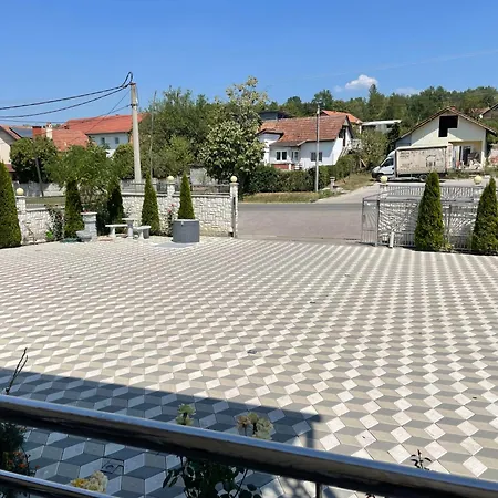 Mlavski Raj Restoran & Smestaj 페트로바츠나믈라비