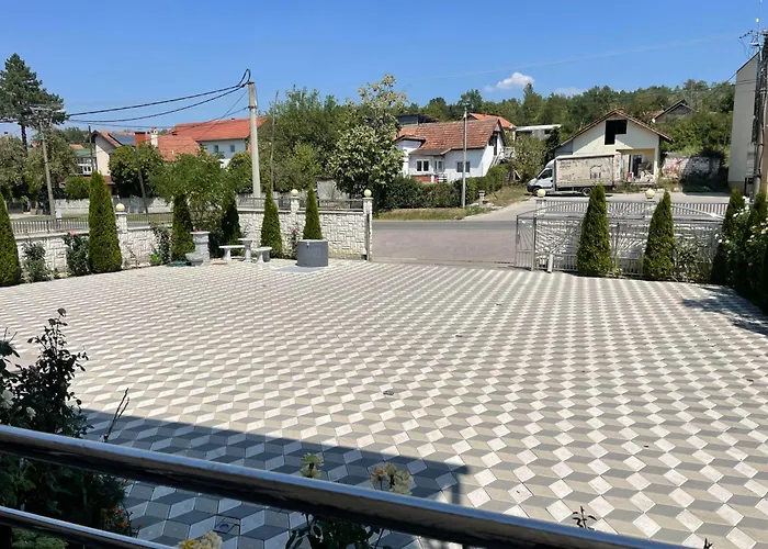 Mlavski Raj Restoran & Smestaj Петровац-на-Млави